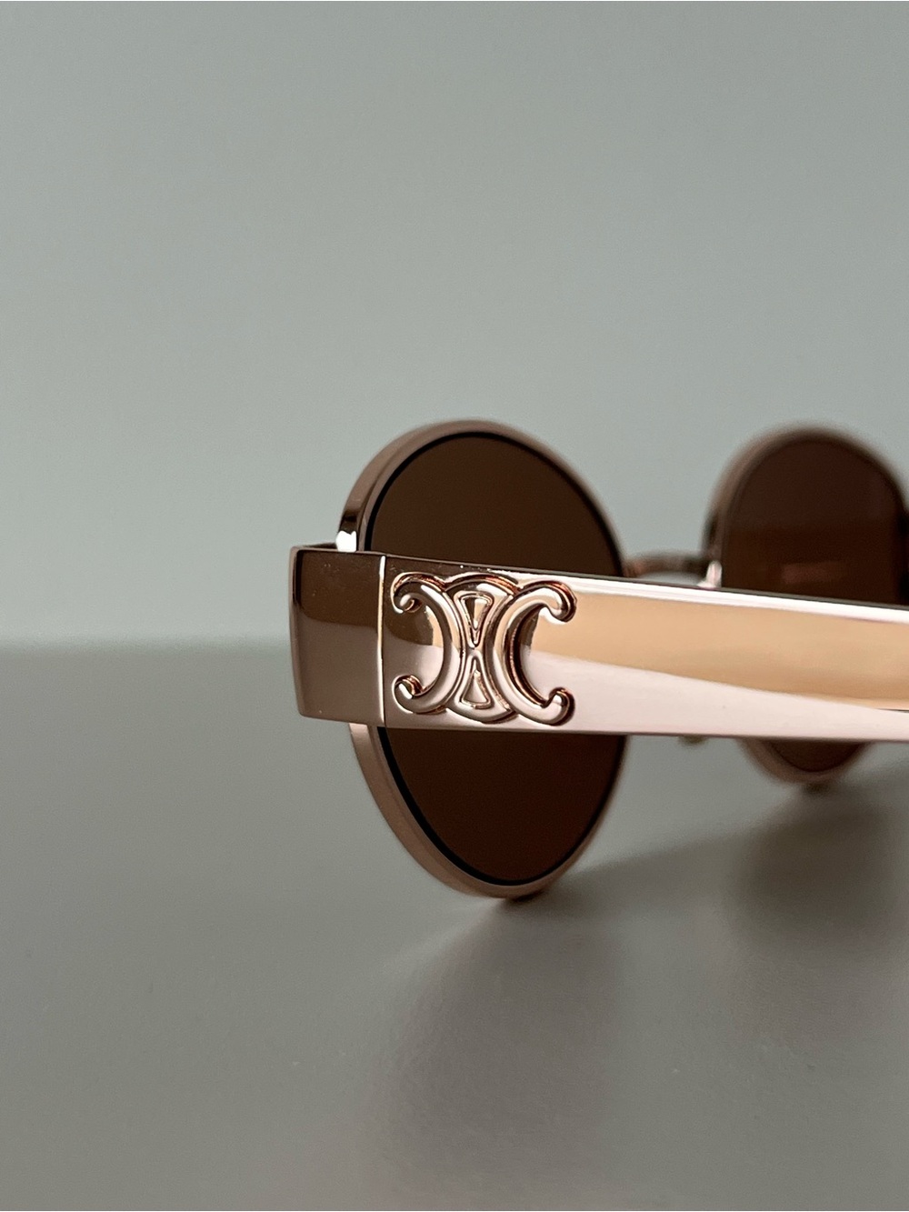 Celine Triomphe Metal 01
Sunglasses Brown Lens Rose
Gold Frame - Picture 7 of 16